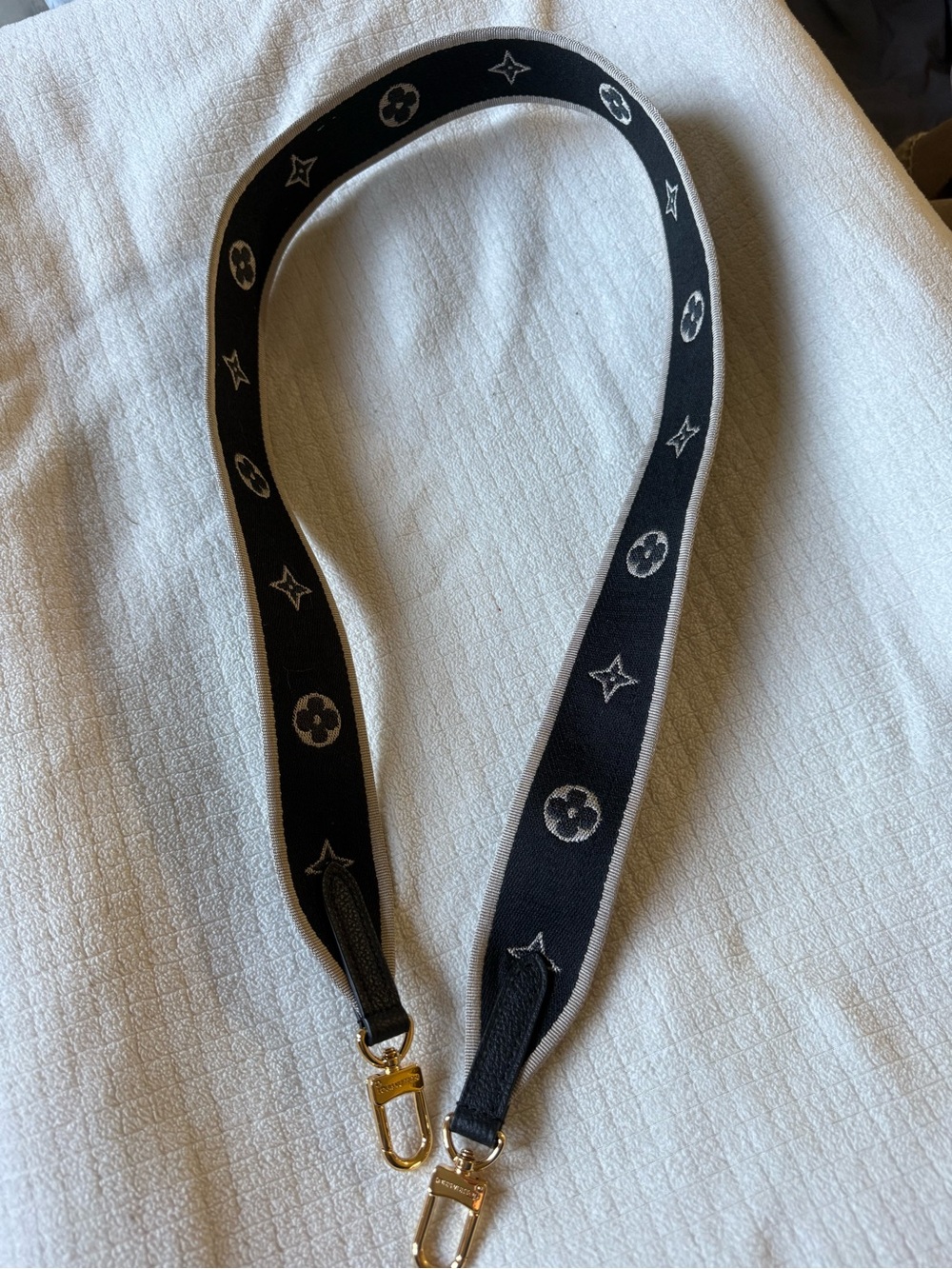 Louis Vuitton Adjustable Bag Strap Gold Hardware - Picture 2 of 5